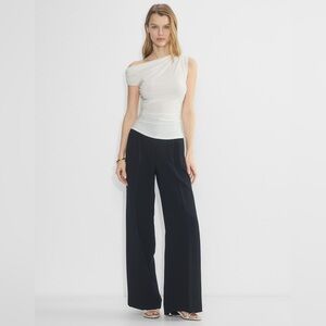 Aritzia The Effortless Pant Wider - Crepette - Short